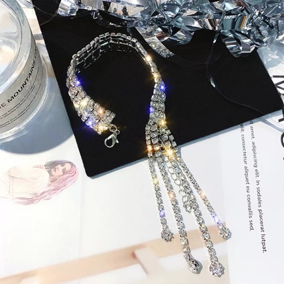 🌟 Rhinestone Crystal Bracelet Tassel - Picture 2 of 6